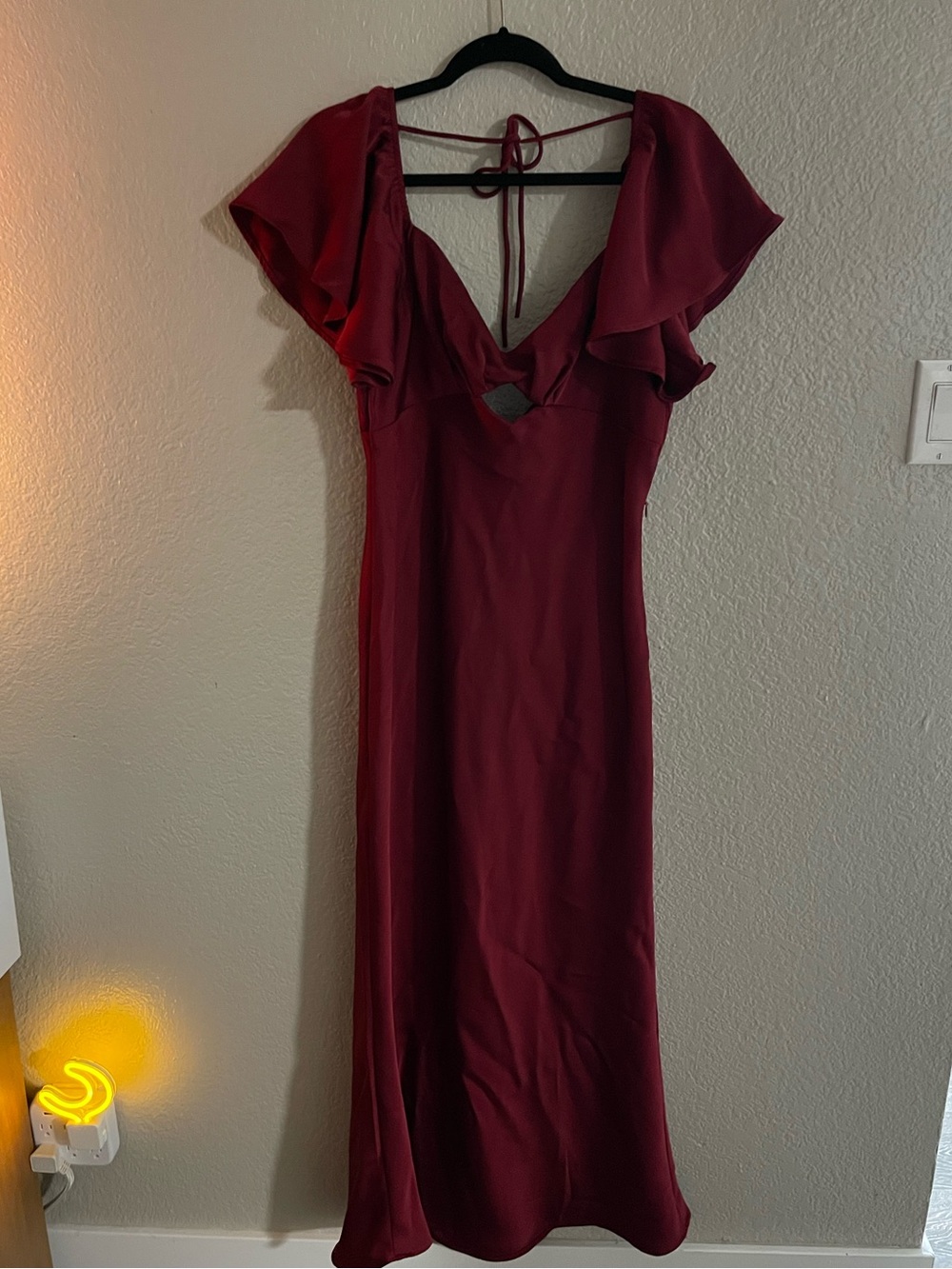 Women’s Burgundy Ruffle-Sleeve Maxi Dress